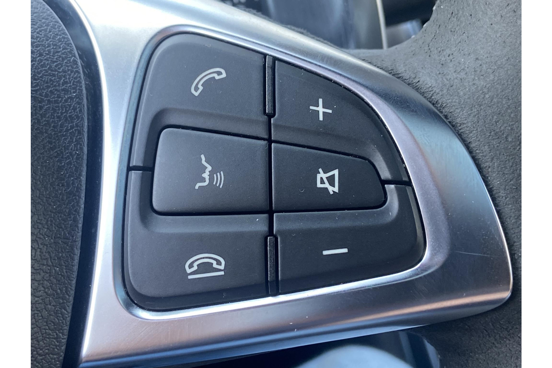 Mercedes-Benz C-Klasse C63S C63 63 S AMG*HUD*IWC*PANO*LED*CARBON*DISTR+